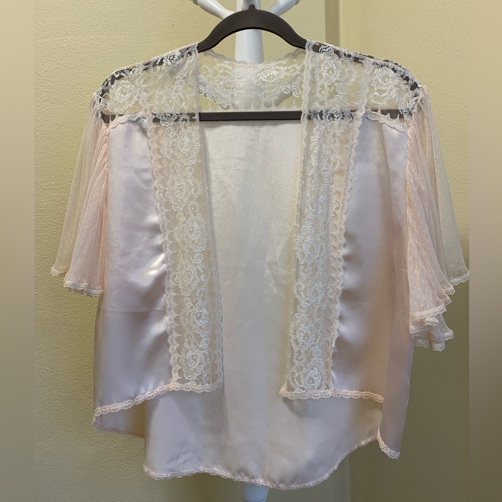 🩷 Vntg pale pink bed jacket